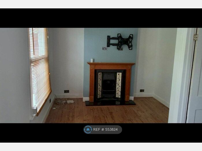 2 Bedroom Maisonette To Rent In South Norwood, London, SE25