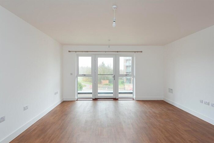2 Bedroom Flat To Rent In Bedroom Property In Atlas Way, Milton Keynes, MK10