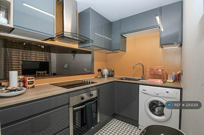 1 Bedroom Flat To Rent In Bunning Way, London, N7