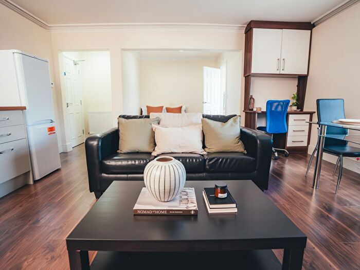 Studio To Rent In Blenheim Terrace, Leeds, LS2