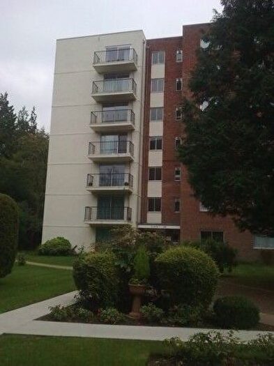 2 Bedroom Flat To Rent In Burton Road, Branksome Park, Poole, BH13