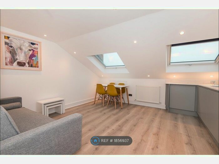 4 Bedroom Terraced House To Rent In Chiswick, London, W4