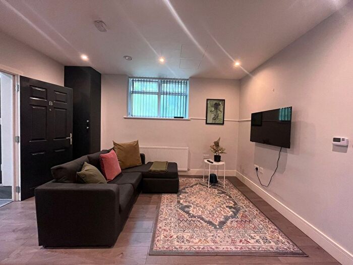 2 Bedroom Flat To Rent In Queens Crescent, London, NW5