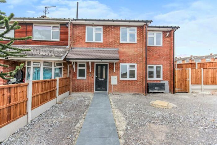 3 Bedroom End Of Terrace House To Rent In Galleywood, Chelmsford, CM2