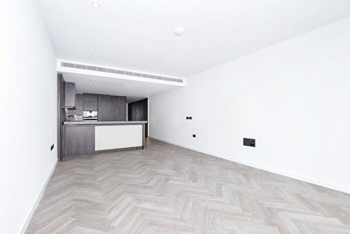 2 Bedroom Flat To Rent In Battersea, London, SW11