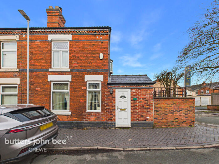 3 Bedroom End Of Terrace House For Sale In Meredith Street, Crewe, CW1