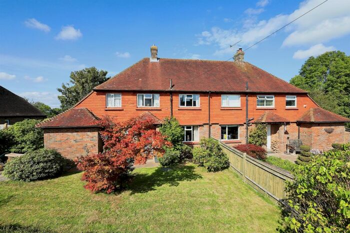 3 Bedroom Semi-Detached House For Sale In Southmead Close, Mayfield, TN20