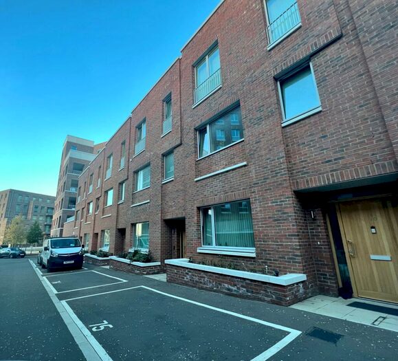 4 Bedroom Town House To Rent In Benson Street, Barking, IG11