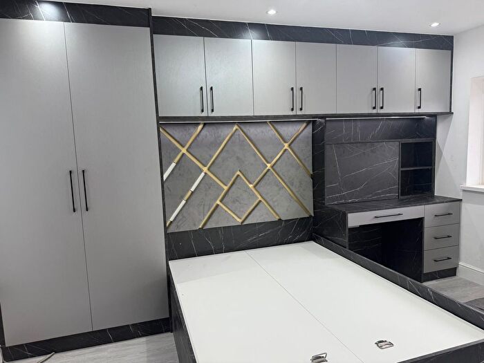 4 Bedroom Semi-Detached House To Rent In Armytage Road, Hounslow, TW5