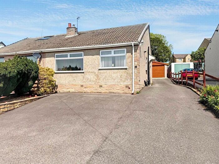 1 Bedroom Semi-Detached Bungalow For Sale In Middleway, Silsden, BD20