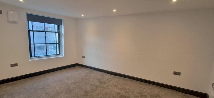 1 Bedroom Flat To Rent In Montague Street, Worthing Central, Worthing, BN11
