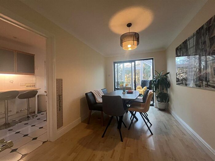 3 Bedroom Link Detached House To Rent In The Briars, Ash, GU12