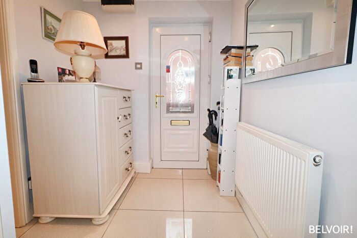 2 Bedroom Bungalow For Sale In Nant-Y-Hwyad, Glenfields, Caerphilly, CF83