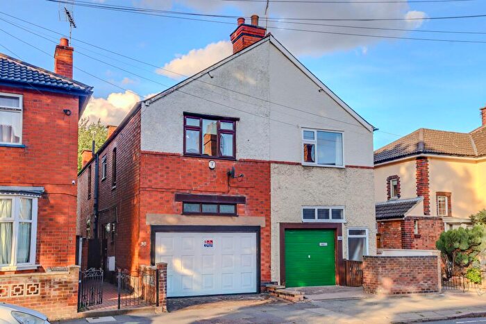 4 Bedroom Semi-Detached House For Sale In Evesham Road, Leicester, LE3