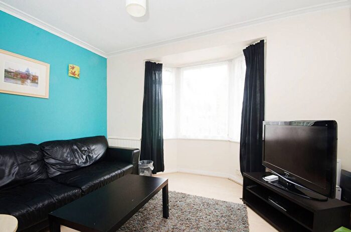 2 Bedroom Property For Sale In Bavant Road, Norbury, London, SW16