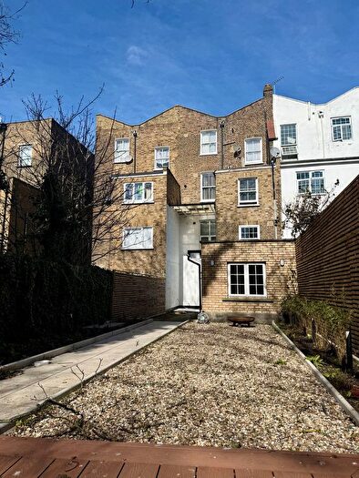 2 Bedroom Flat To Rent In Uxbridge Road, London, W12