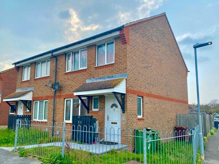 3 Bedroom End Of Terrace House To Rent In Alfred Road, Eastbourne, East Sussex, BN23