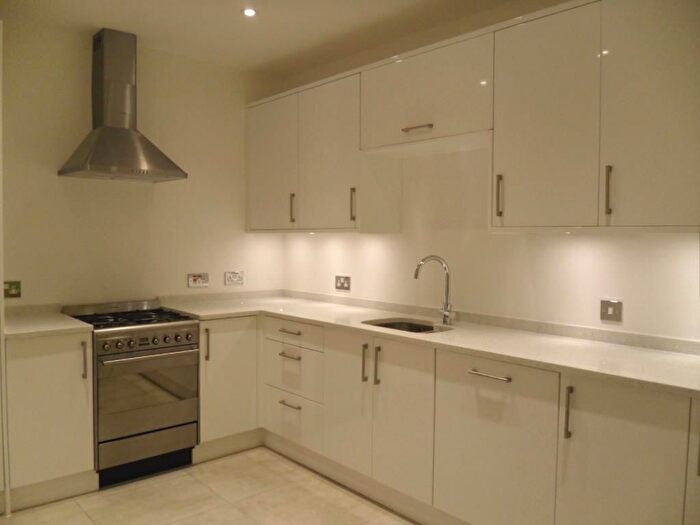 2 Bedroom Flat To Rent In Jubilee Mansions, Thorpe Road, Peterborough, Cambridgeshire, PE3