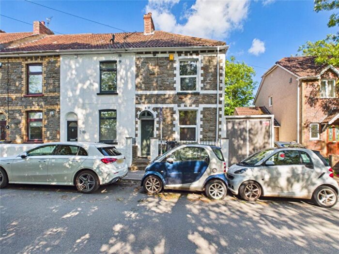 2 Bedroom End Of Terrace House For Sale In Woodside Road, Kingswood, Bristol, BS15