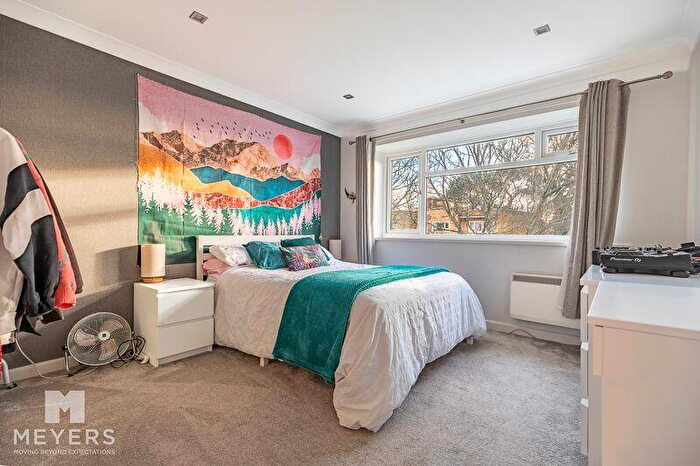 2 Bedroom Apartment For Sale In St. Valerie Road, Bournemouth, BH2