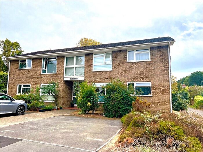 3 Bedroom Apartment For Sale In Broad Street, Guildford, Surrey, GU3