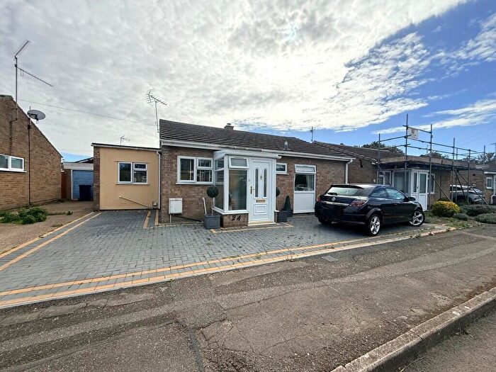 2 Bedroom Detached Bungalow For Sale In Ash Grove, Chatteris, Cambs., PE16