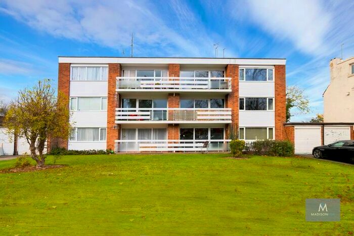 2 Bedroom Flat To Rent In Broadmead Road, Woodford Green IG8