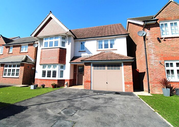 4 Bedroom Detached House For Sale In Gerddi'r Afon, Brynmenyn, Bridgend, Bridgend County., CF32