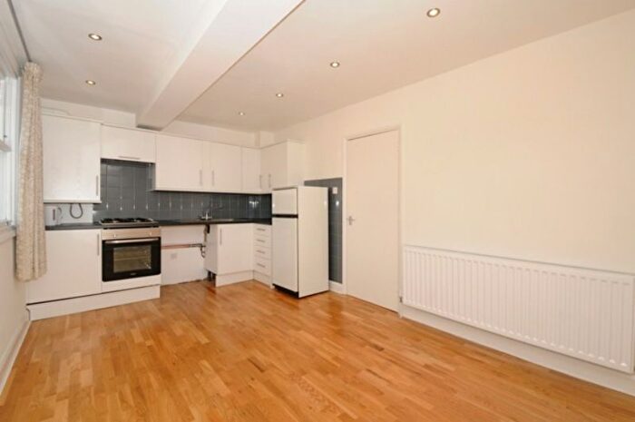 1 Bedroom Flat To Rent In Marlborough Road, Archway, N19
