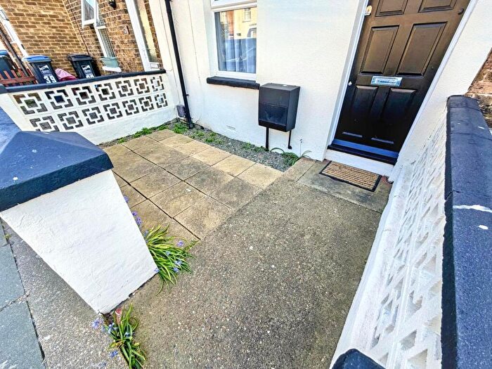 2 Bedroom Terraced House For Sale In Milton Avenue, Margate, CT9 - Photo 12