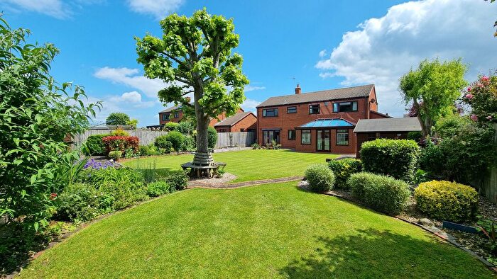 4 Bedroom Detached House For Sale In Newstead Drive, Southam, CV47