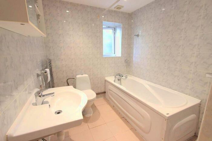 2 Bedroom Flat To Rent In Byron Road, Wembley, HA0