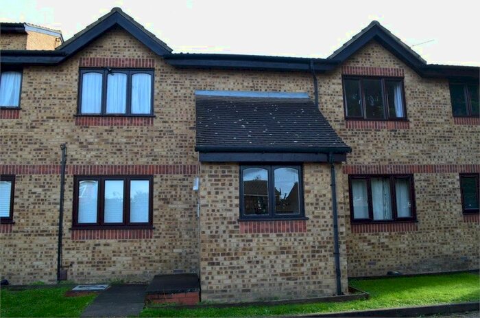 1 Bedroom Studio To Rent In Vignoles Road, Romford, RM7