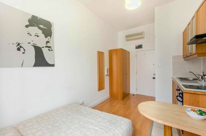 Studio To Rent In Gloucester Street, Pimlico, London, SW1V