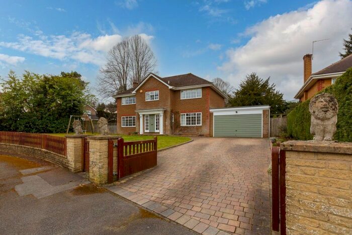 4 Bedroom Detached House To Rent In Blair Drive, Sevenoaks, TN13