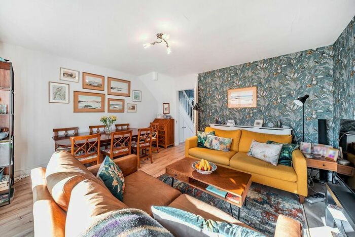 3 Bedroom Flat To Rent In Banner Street, Old Street, London, EC1Y