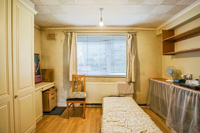 1 Bedroom Flat For Sale In Kintyre Close, London, SW16
