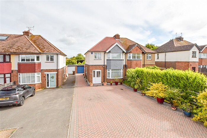 3 Bedroom Semi-Detached House For Sale In London Road, Ditton, Kent, ME20