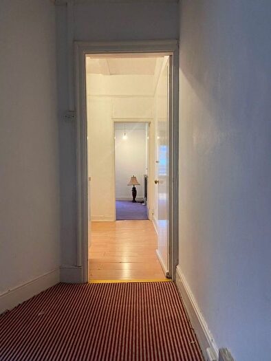 2 Bedroom Flat To Rent In Lower Road, Sutton, SM1