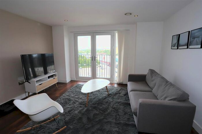 2 Bedroom Flat To Rent In Ordsall Lane, Salford, M5