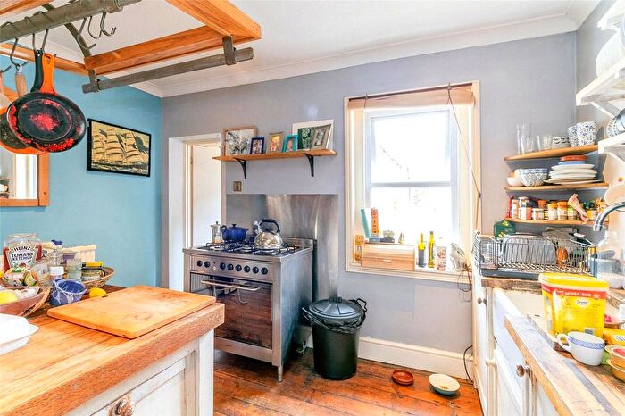 2 Bedroom End Of Terrace House For Sale In Cross Street, Maidstone, Kent, ME14