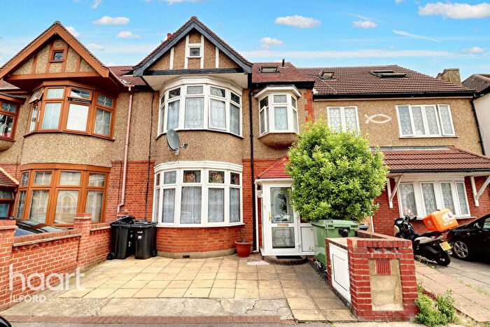 5 Bedroom Terraced House For Sale In Seven Kings Road, Ilford, IG3