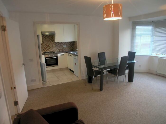 3 Bedroom Duplex To Rent In Ambrose Avenue, London, NW11