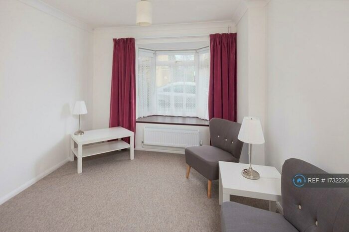 3 Bedroom Terraced House To Rent In Adelaide Road, Southampton, SO17