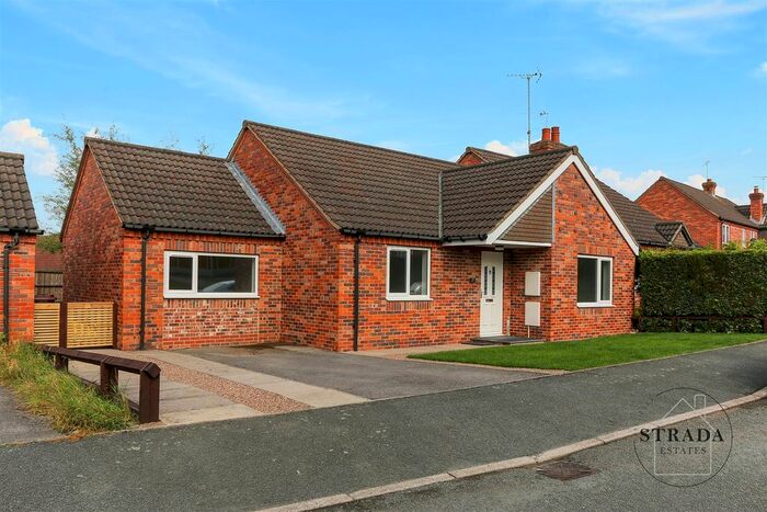 3 Bedroom Semi-Detached Bungalow For Sale In Lime Tree Grove, Arkwright Town, Chesterfield, S44