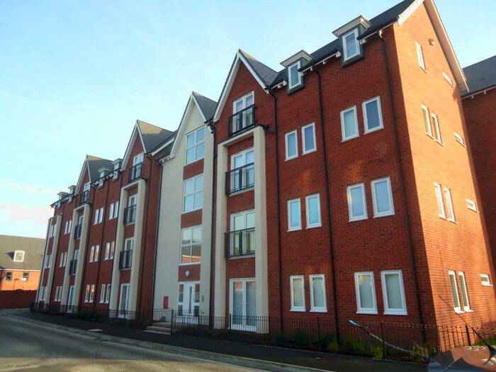 2 Bedroom Apartment To Rent In Houseman Crescent, West Didsbury, M20