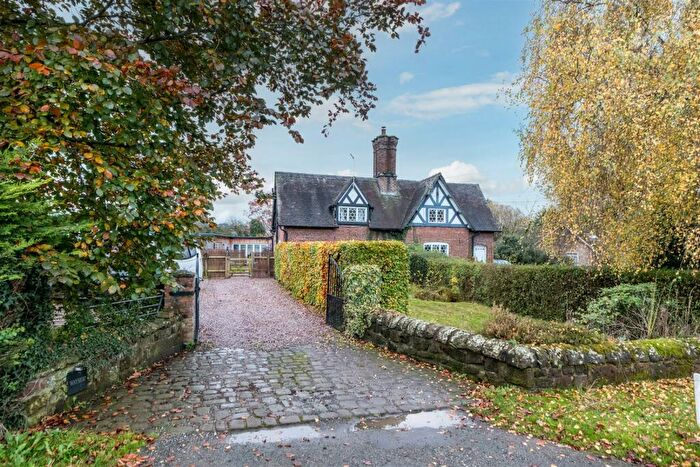 5 Bedroom Semi-Detached House For Sale In Long Lane, Alpraham, CW6