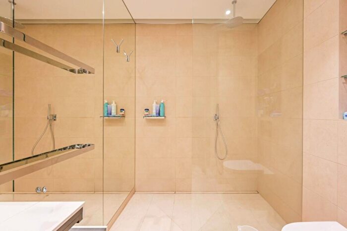 1 Bedroom Flat For Sale In Park Drive, Canary Wharf, London, E14