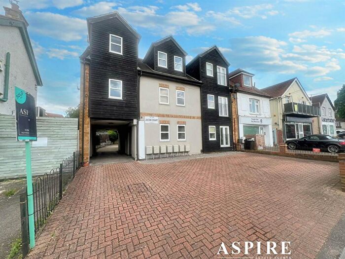 1 Bedroom Flat To Rent In High Road, Benfleet, SS7