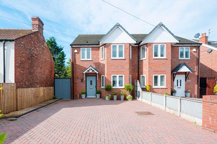 4 Bedroom Semi-Detached House To Rent In Southport Road, Ormskirk, L39